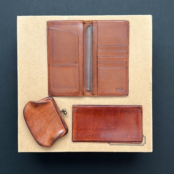 12/13 AT 3:00 PM EST COACH TALK
Vintage Coach 💼 👜……..and history!! - Picture 11 of 16